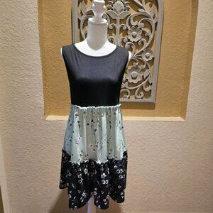 Womans Small Summer Dress Ditsy Floral Patchwork  Swing Silhouette Color Block